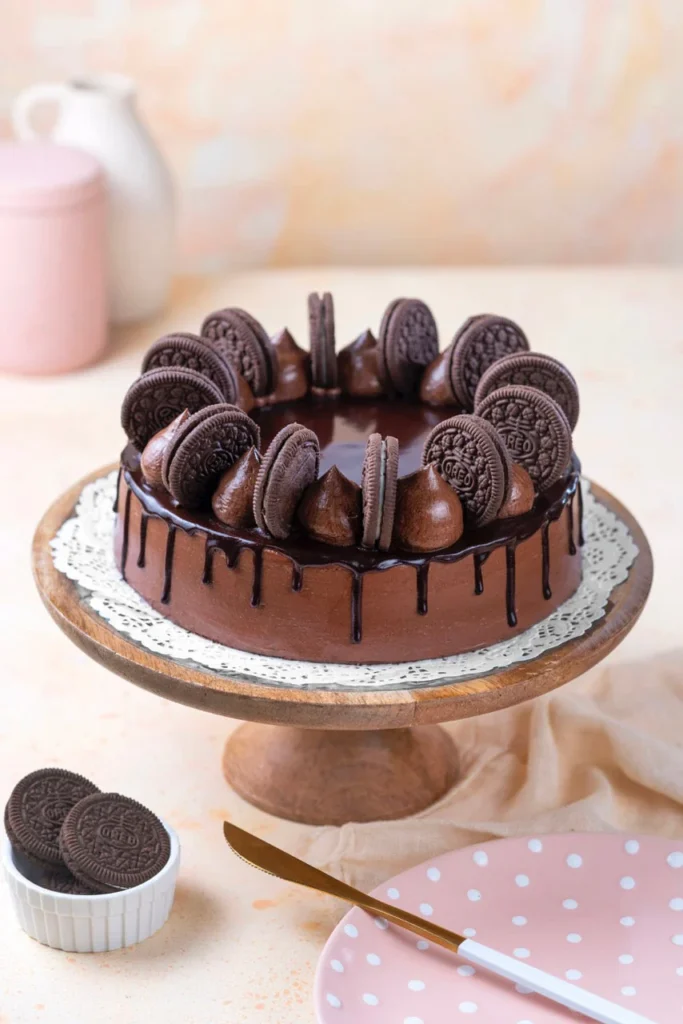  chocolate cake layered with creamy frosting and crunchy Oreo bits. Best Classic Cakes In Kuruva